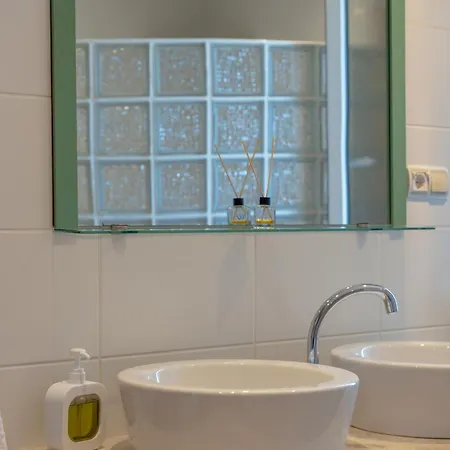 Lacitrus Villa&hotel-ozy Hotell