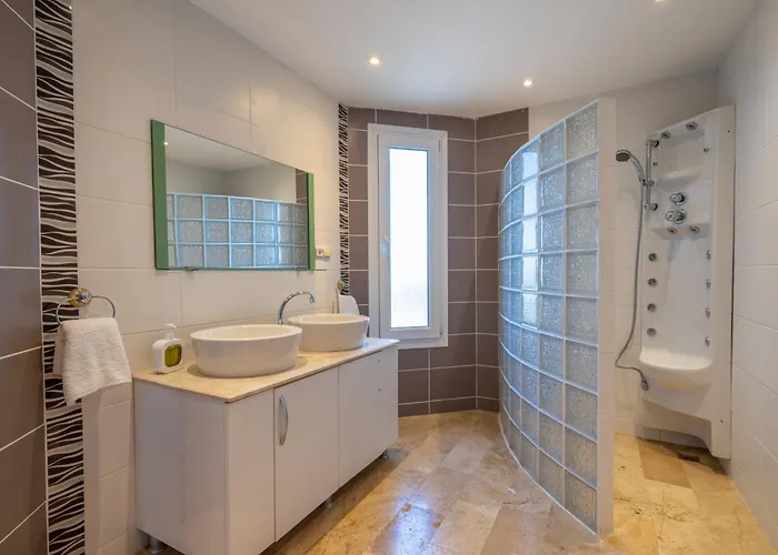 Lacitrus Villa&hotel-ozy 카스